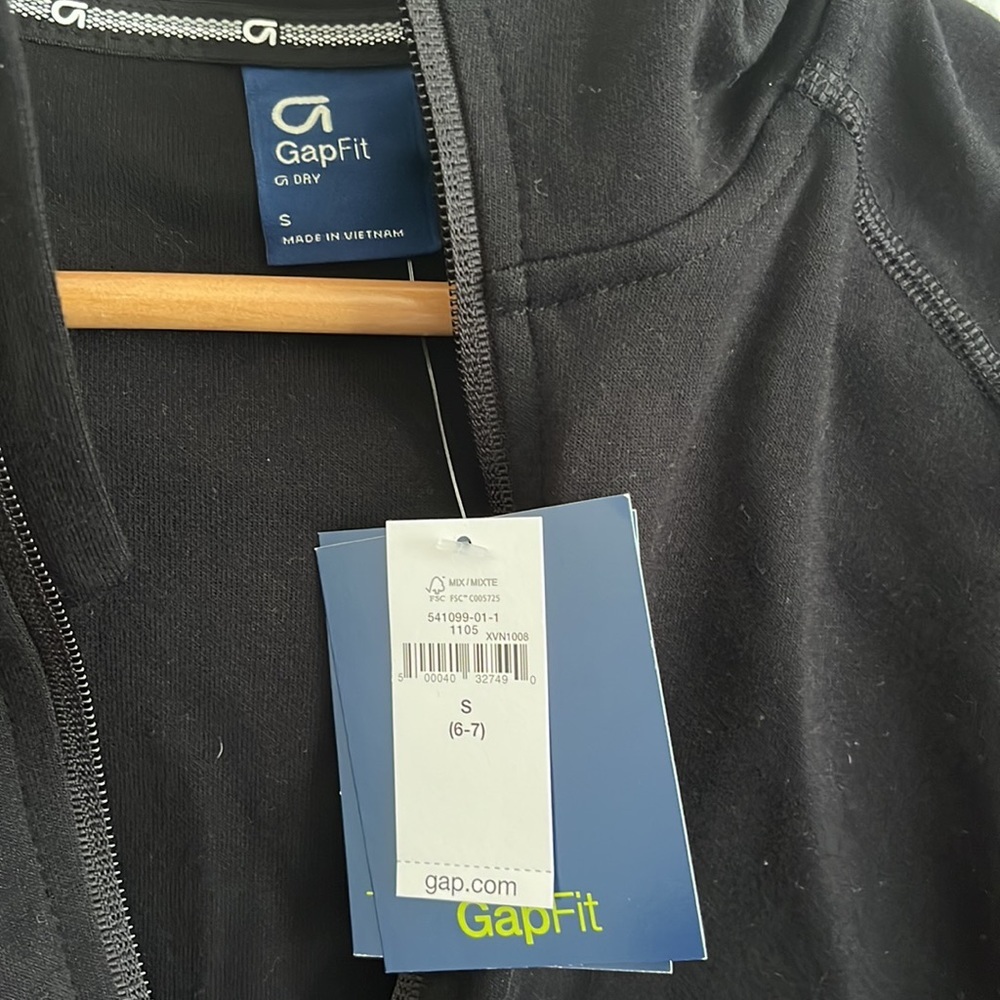 NWT! Gap fit kids hoodie - Picture 3 of 3